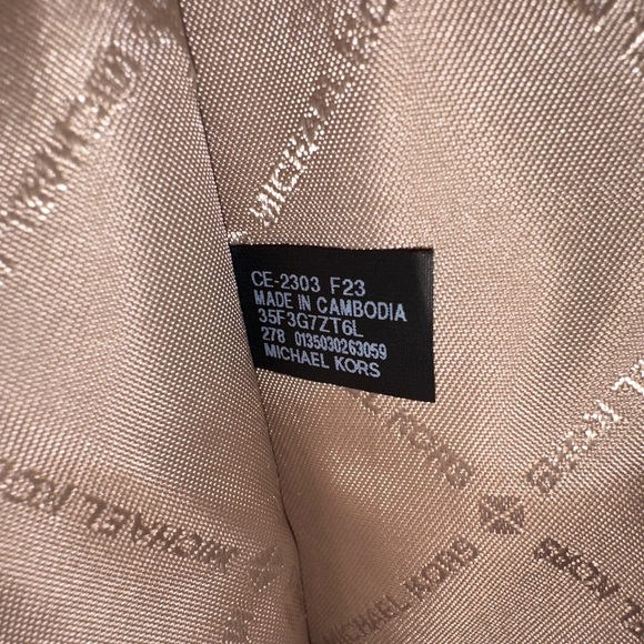 Michael Kors Mirella Medium Kors Logo handbag&wristlet NWT Authentic - Picture 12 of 14